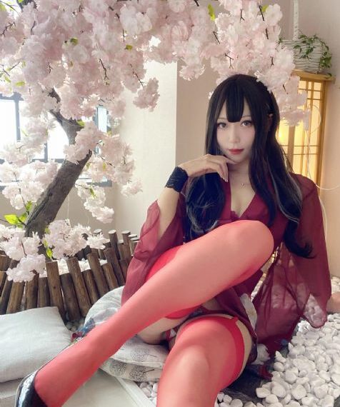 cosplay十八禁白丝内衣网站_免费观看