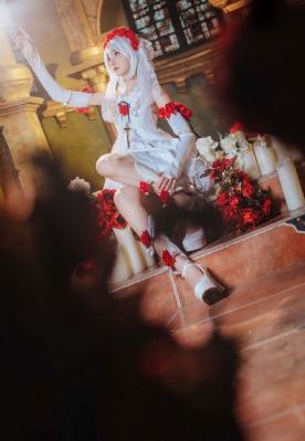 二次元美女被超污游戏暴衣_超清天堂在线